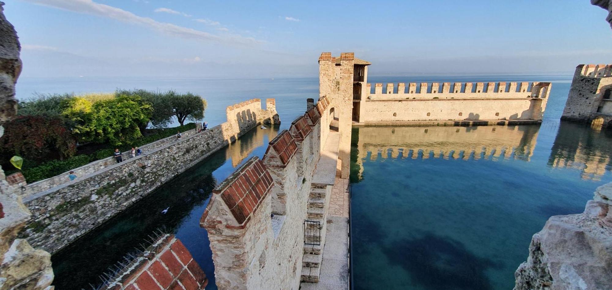 Sirmione4U - Domus By The Castle Daire Dış mekan fotoğraf